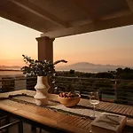 别墅 Merovigli - Sea Views & Private Pool, Ideal For Large Groups, By Zantewize