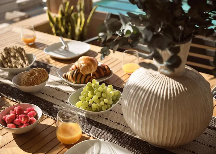 Merovigli - Sea Views & Private Pool, Ideal For Large Groups, By Zantewize