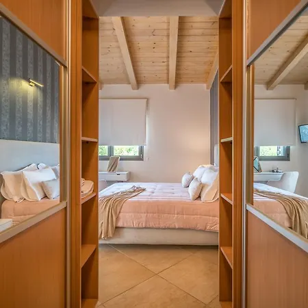 Merovigli - Sea Views & Private Pool, Ideal For Large Groups, By Zantewize Tragaki