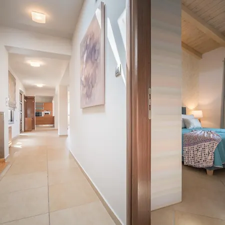 Merovigli - Sea Views & Private Pool, Ideal For Large Groups, By Zantewize *