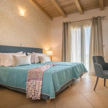 Villa Merovigli - Sea Views & Private Pool, Ideal For Large Groups, By Zantewize Tragaki