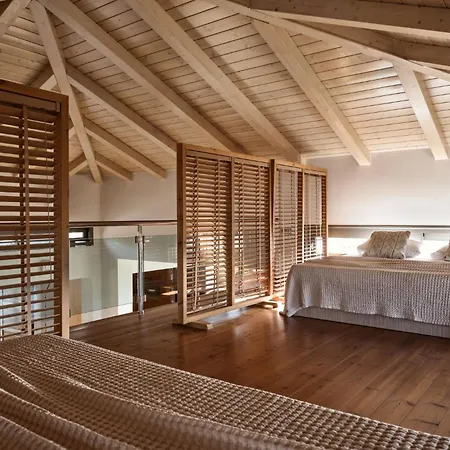 Vila Merovigli - Sea Views & Private Pool, Ideal For Large Groups, By Zantewize *